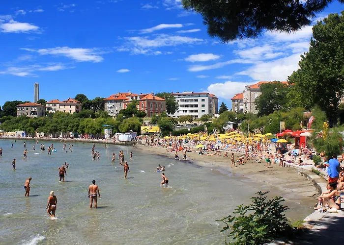 By The Sea - 25176 Apartment Split