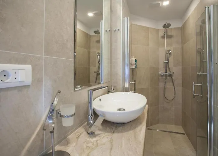 By The Sea - 25176 * Split