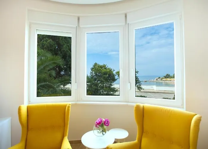 Apartment By The Sea - 25176 *